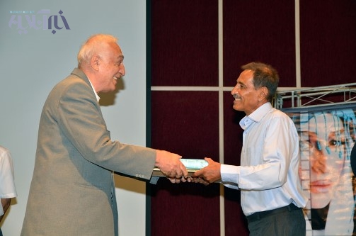 تقدیر از علیرضا عزیزی هم برای دریبل های ریزش و هم برای مبارزه با سرطان